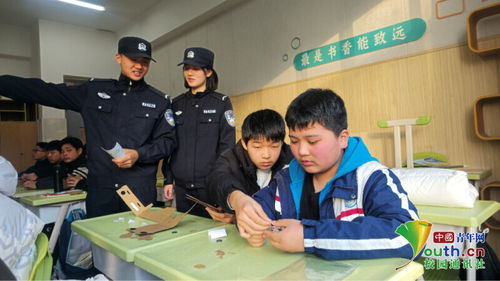 警院學(xué)子進校園 安全教育護成長——河南警察學(xué)院赴中學(xué)開展安全教育服務(wù)側(cè)記